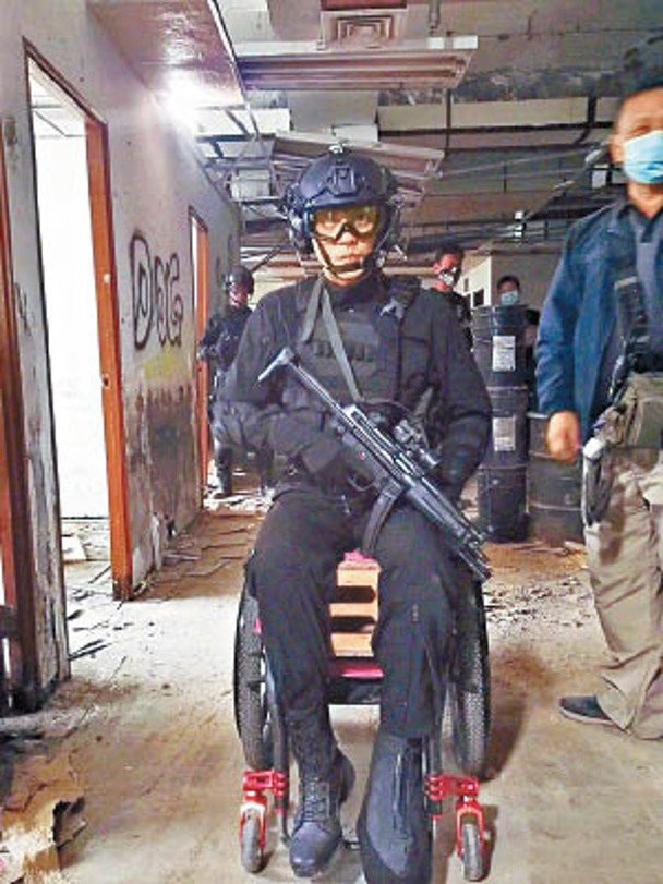 黄宗泽|黄宗泽拍戏意外受伤担心毁容，本人露面报平安，讲述被砸惊险经过