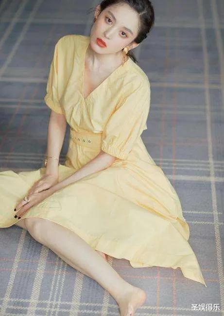 古力娜扎|娜扎有多美?身穿蝴蝶裙参加活动,网友:张翰眼光真不赖