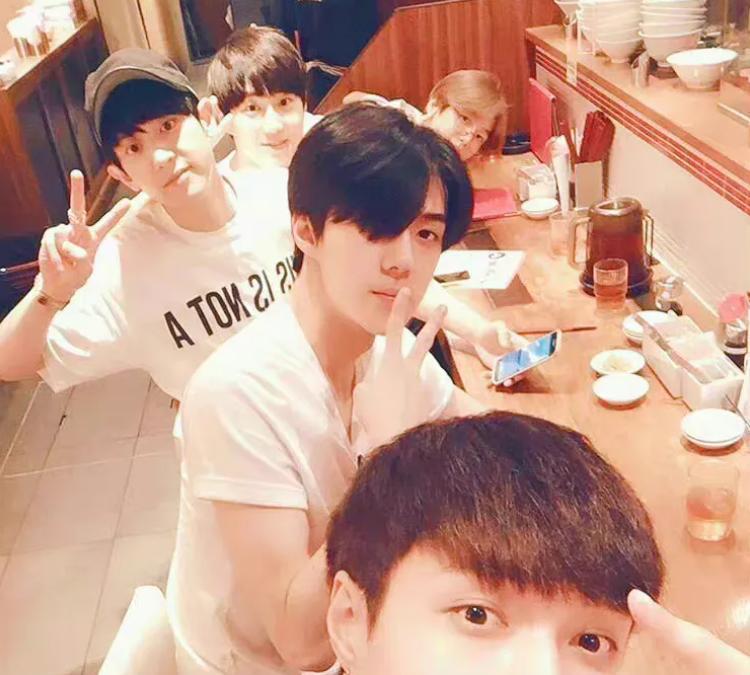 |金俊勉说会和张艺兴在韩国见面，这次会面是不是也在等一个合体？