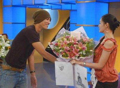 大S|看了蓝正龙和周渝民的结婚对象,就能理解他们为什么不娶大S?