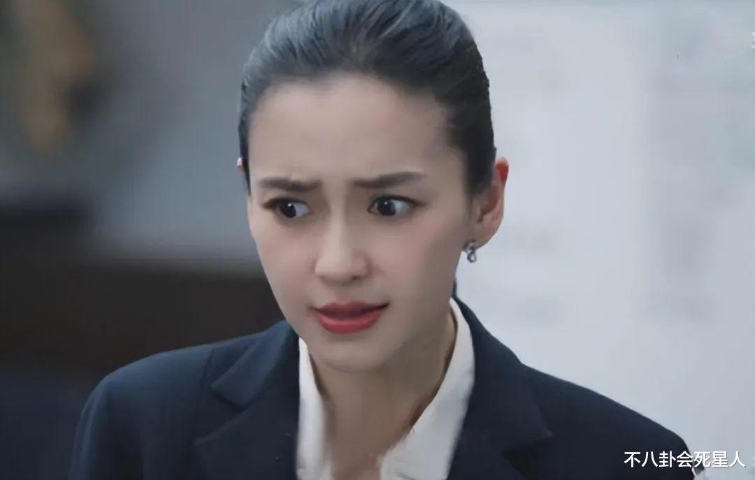 安妮·海切|平日漂亮灵动，一演戏就成木头扑克脸，这几位“花瓶”女星真尴尬