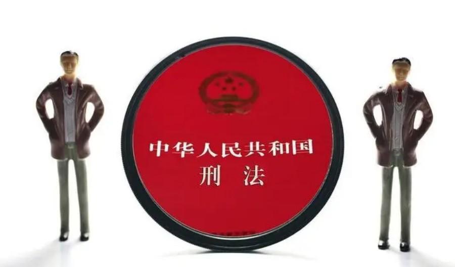 案例:男子假装妇科医生,给女友闺蜜做检查,谎话连篇遭分手