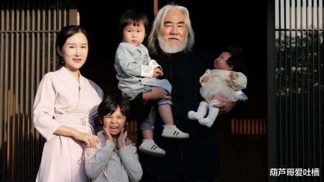 张纪中|张纪中酒店补办婚礼,娇妻骑白马穿婚纱