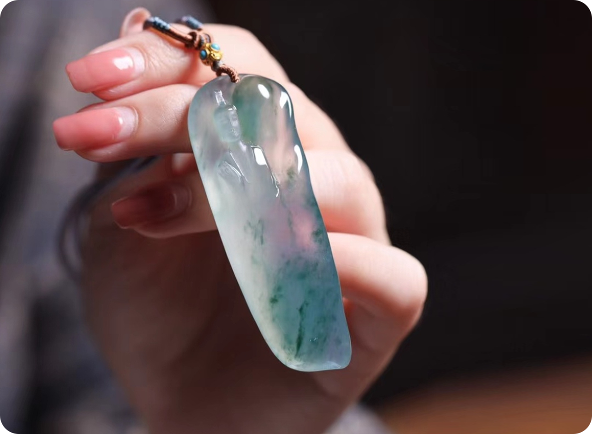 翡翠|玉挂件玉吊坠的历史发展、如何选择玉挂件、玉器挂件精品欣赏，看这一篇就够了