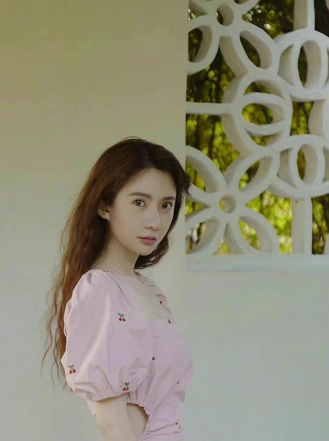 刘萌萌|诺澜扮演者刘萌萌在《爱情公寓》中的近照引发争议!网友:完全不认识啊!