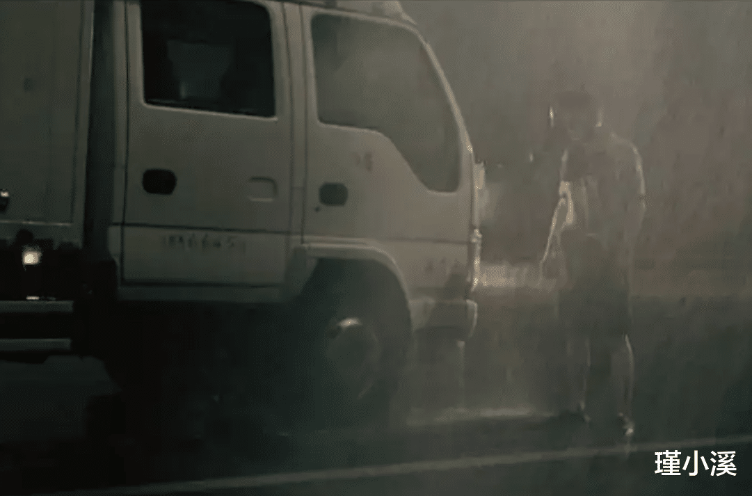 丁香花|“那坟前开满丁香花”，20年前爆红的《丁香花》，唱的亡者是谁？