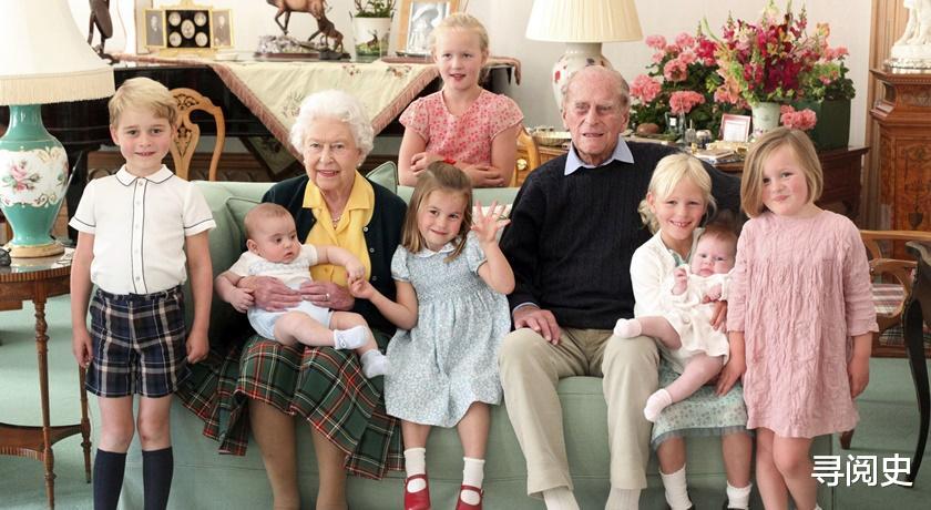 英国女王外表严肃其实是慈祥祖母，威廉王子回忆祖母一举动超级暖心！