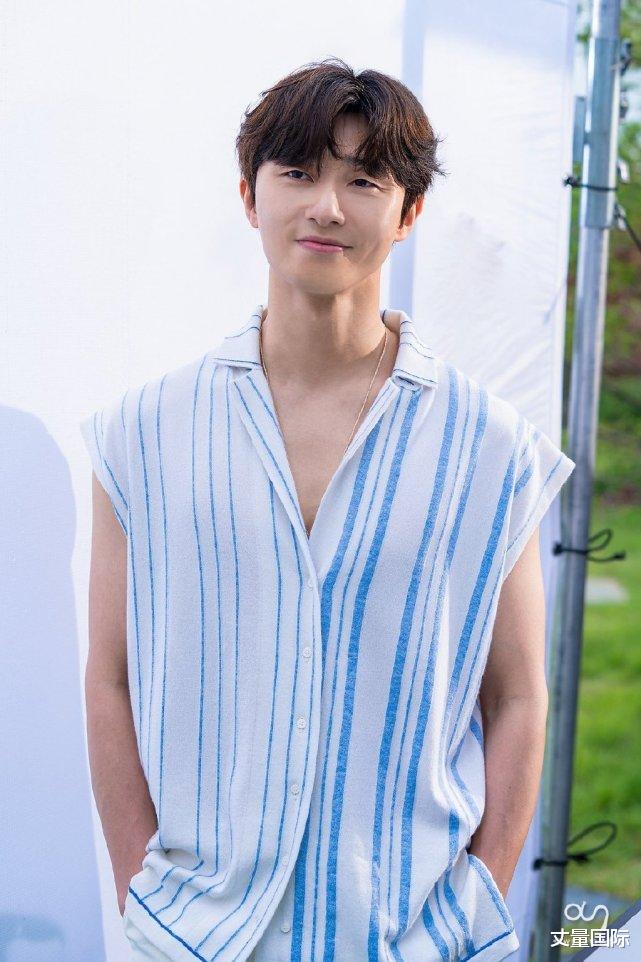 太平洋|拉响心动警报！精选韩国13位「太平洋肩男神」