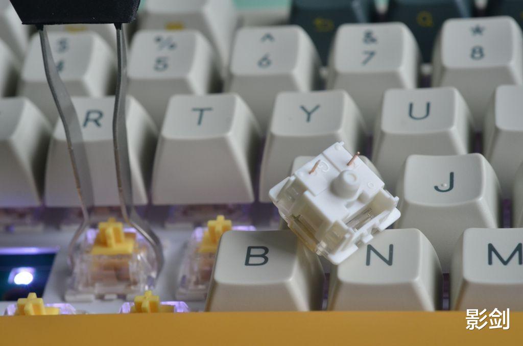 机械键盘|颜值、功能兼具，500价位最值得买的一款87键机械键盘 米物ART Z870