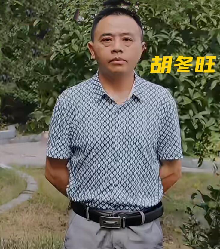 12月27日胡鑫宇事件动态,致远中学的三副面孔,家属提出质疑!