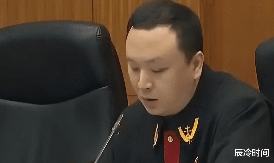 13年因嫌婴儿车挡道, 北京男子将2岁婴儿摔地致死, 法官暴怒: 死刑!