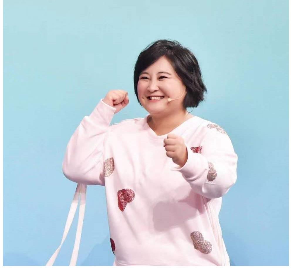 春晚|虎年春晚主持人有8位,除了老面孔外,柳岩疑似跨界主持人