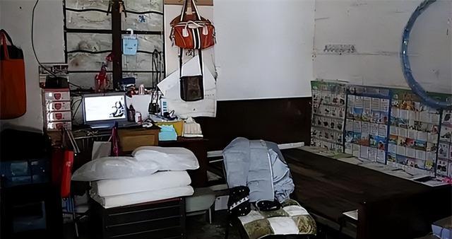 “老夫少妻”蜗居桥洞10年,育两儿两女,桥洞每天都传出欢声笑语