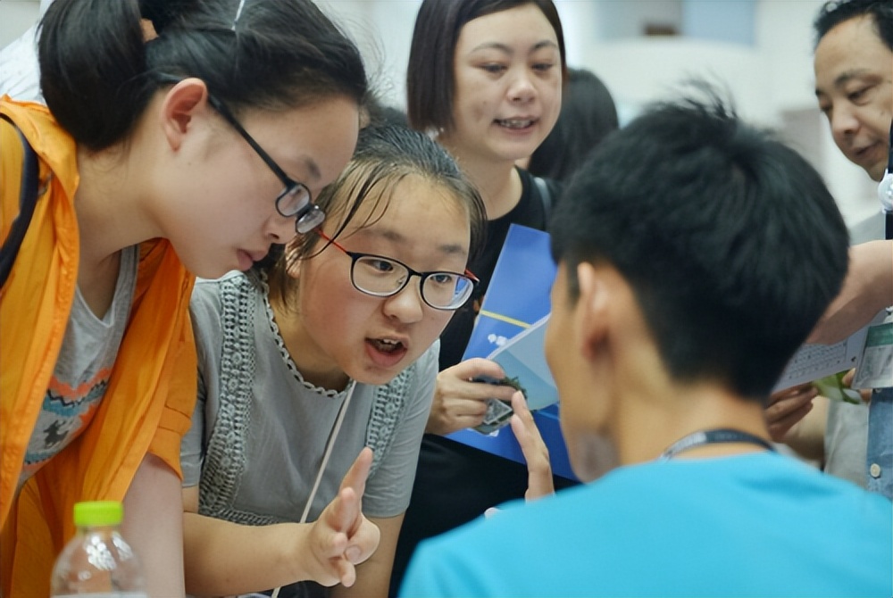 大学|什么年代了还瞧不起民办大学?考上这两个专业,就业前景很可观