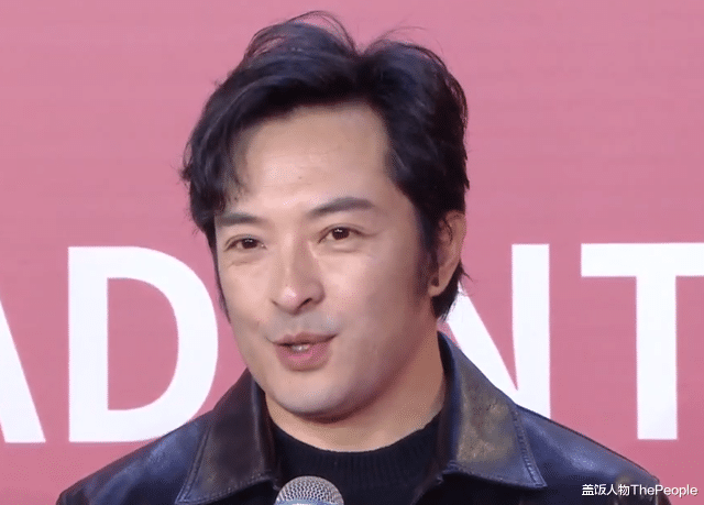 洪欣 又见红毯!袁姗姗现“发光眼屎”,富大龙罕露面,洪欣夫妇秀恩爱