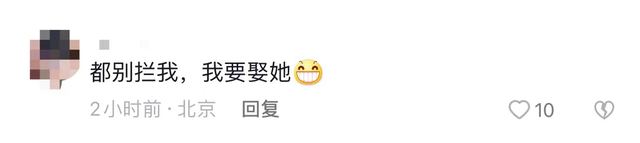 众星过圣诞：李连杰女儿海边度假，秋瓷炫秀恩爱，唐鹤德令人泪目！