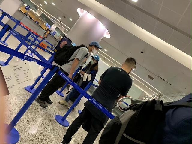 |彭于晏疑似离境“逃离”上海登热搜，外形全然不顾，本人回应来了