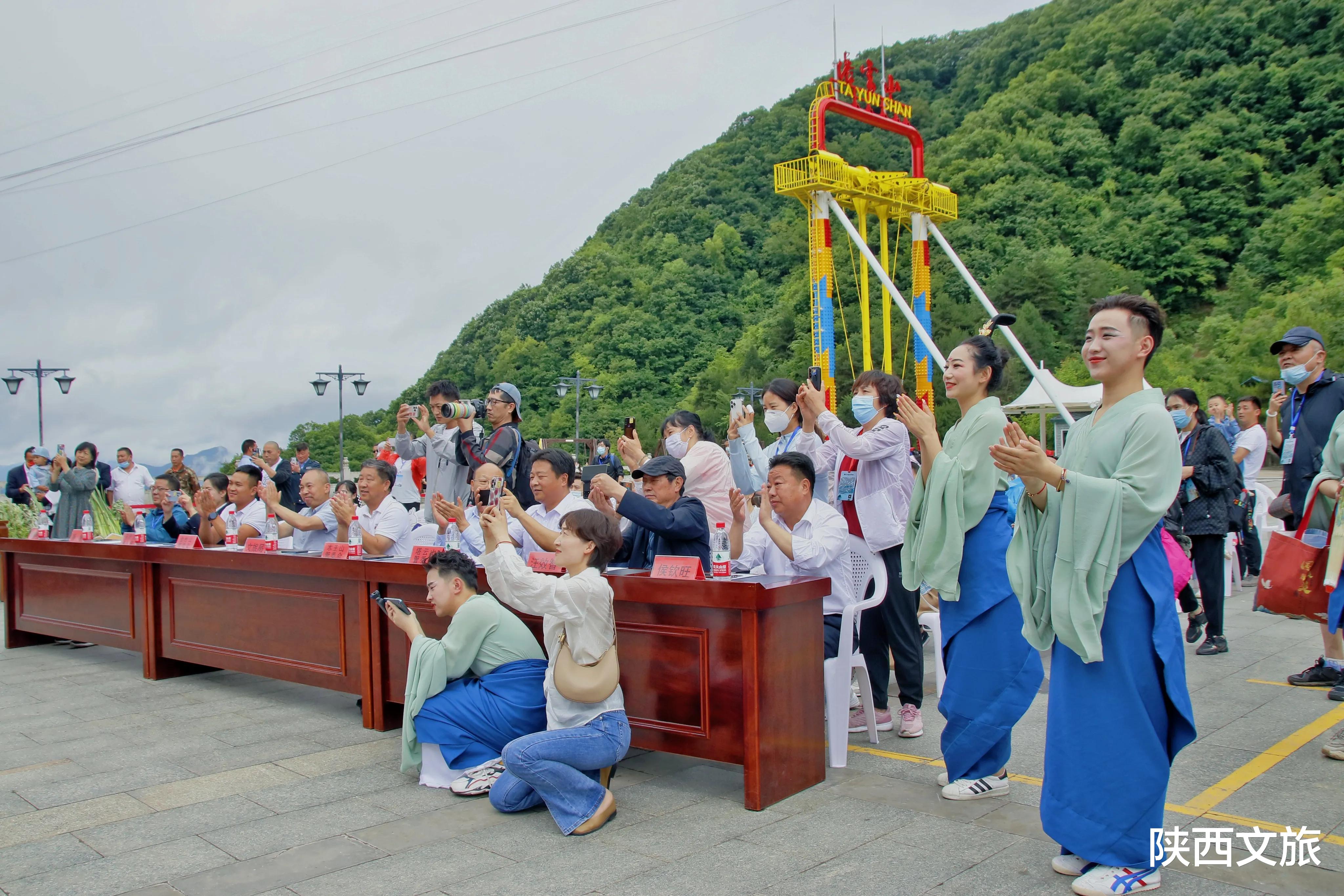 内蒙古|过端午赏民俗，打卡塔云山——去后方知这是一座真实存在的云顶天宫！