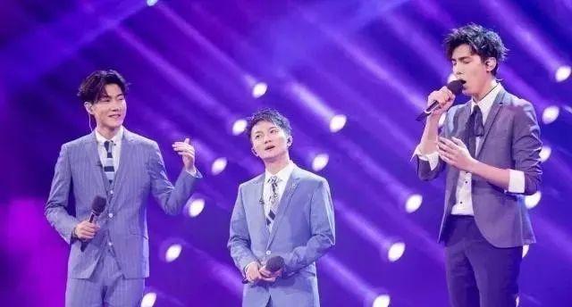 高伟光|6位身高超190男星：胡一天女主搭箱子演戏，高伟光衬得热巴娇小