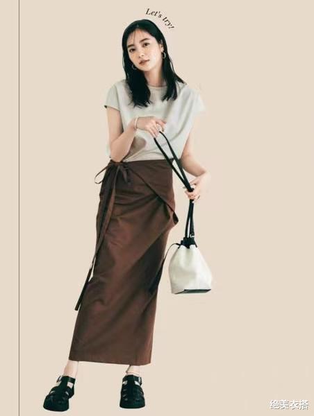 比米色优雅，比棕色显白，今夏的“裸肤色”凭什么火了？