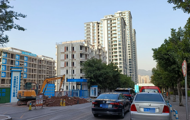 一波三折!重庆北滨路知名烂尾楼终于接房啦!业主喜大普奔