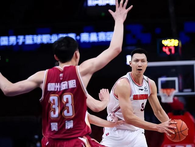 季后赛|CBA季后赛次轮五佳球员，易建联垫底吴前无缘，榜首无悬念