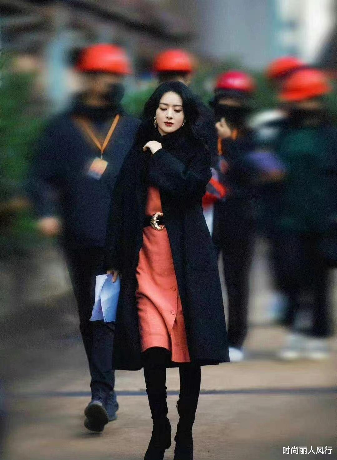 赵丽颖|赵丽颖新剧终于杀青！首张剧照曝光造型封神，穿黑色大衣美的冷艳