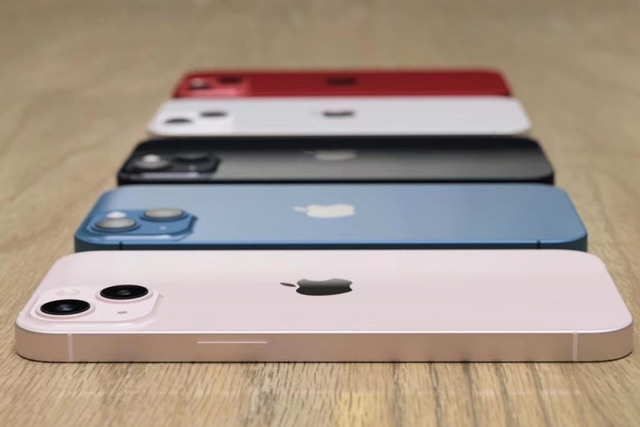 618之后如何选购苹果手机？iPhone12、iPhone13对比，看看谁更值