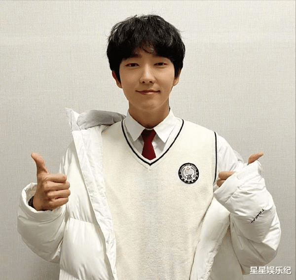 李准基 40岁李准基演高中生毫无违和感，为驻颜戒碳水6年，只吃豆腐减肥