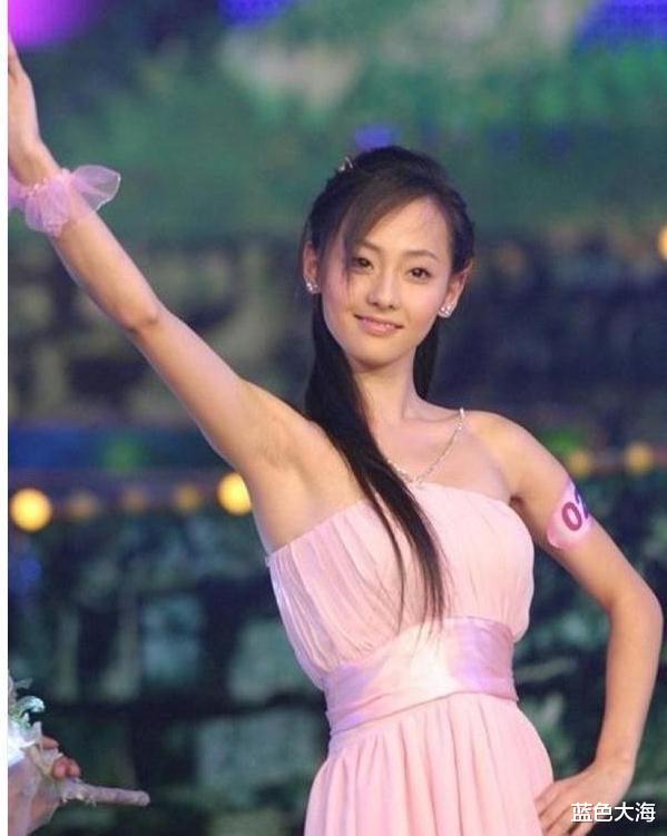 徐璐|一个不服软，一个不收心，张嘉倪和买超的8年婚姻，也走到了今天