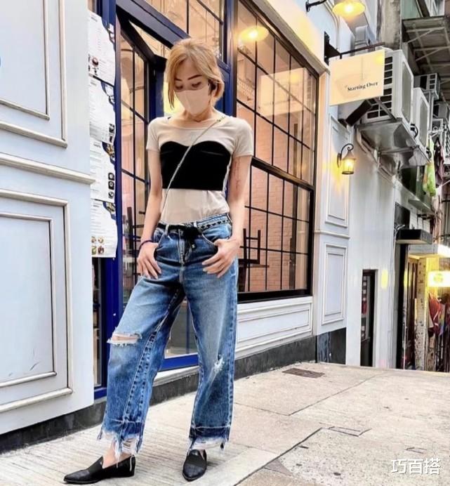丰满 别再说女人老了就不好看了！49岁的“歌王”郑秀文，看起来就很美