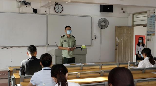 高校|这几个岗位虽不是“公务员”,但待遇比较高,五险一金可是标配!