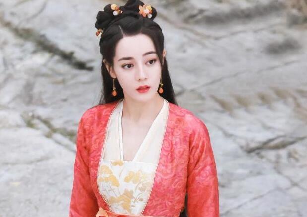 迪丽热巴|29岁热巴携小甜剧来袭，男主颜值演技没得挑，光看阵容就爱了