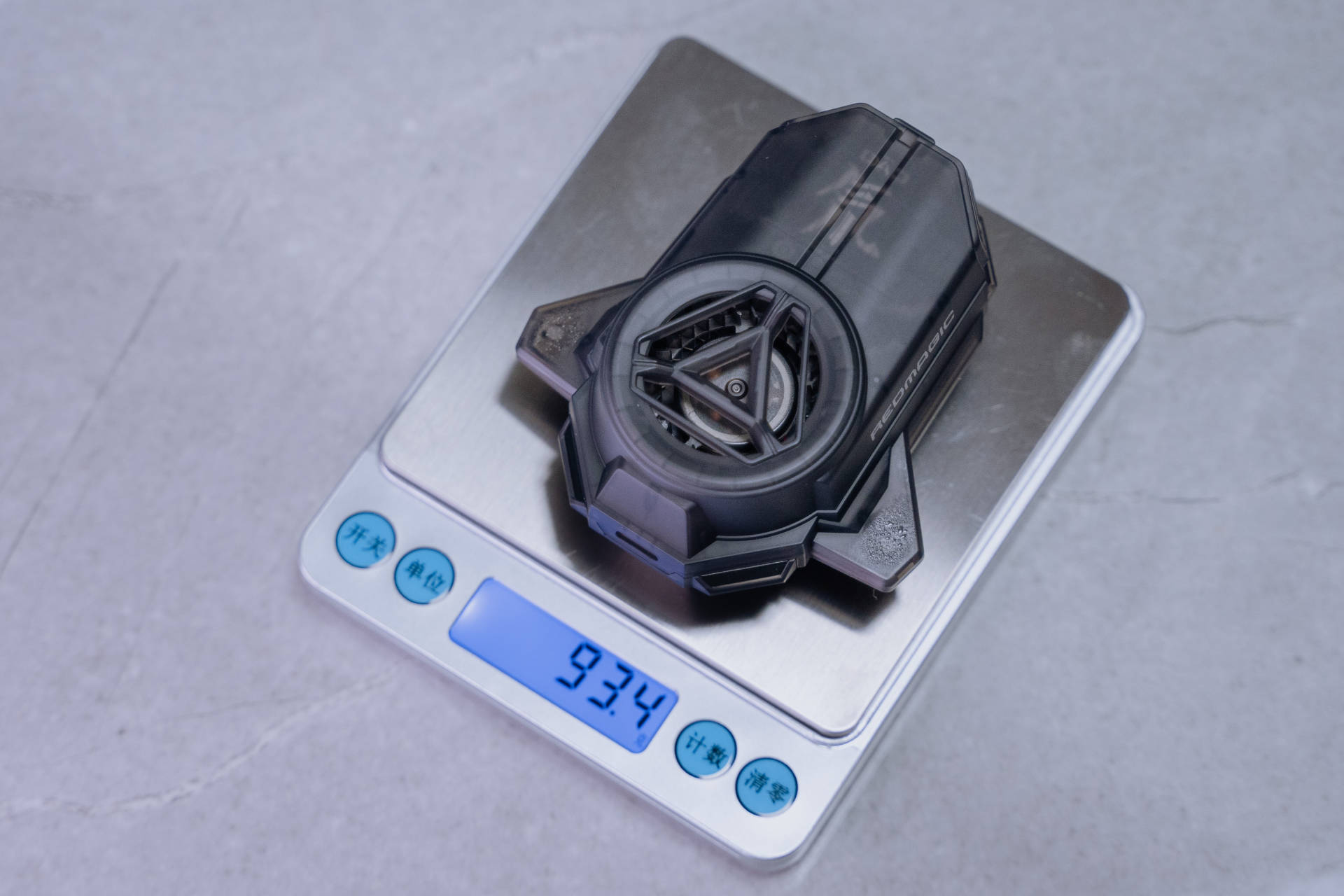 戴尔|骁龙8GN1救星,驯龙高手红魔涡轮散热背夹体验