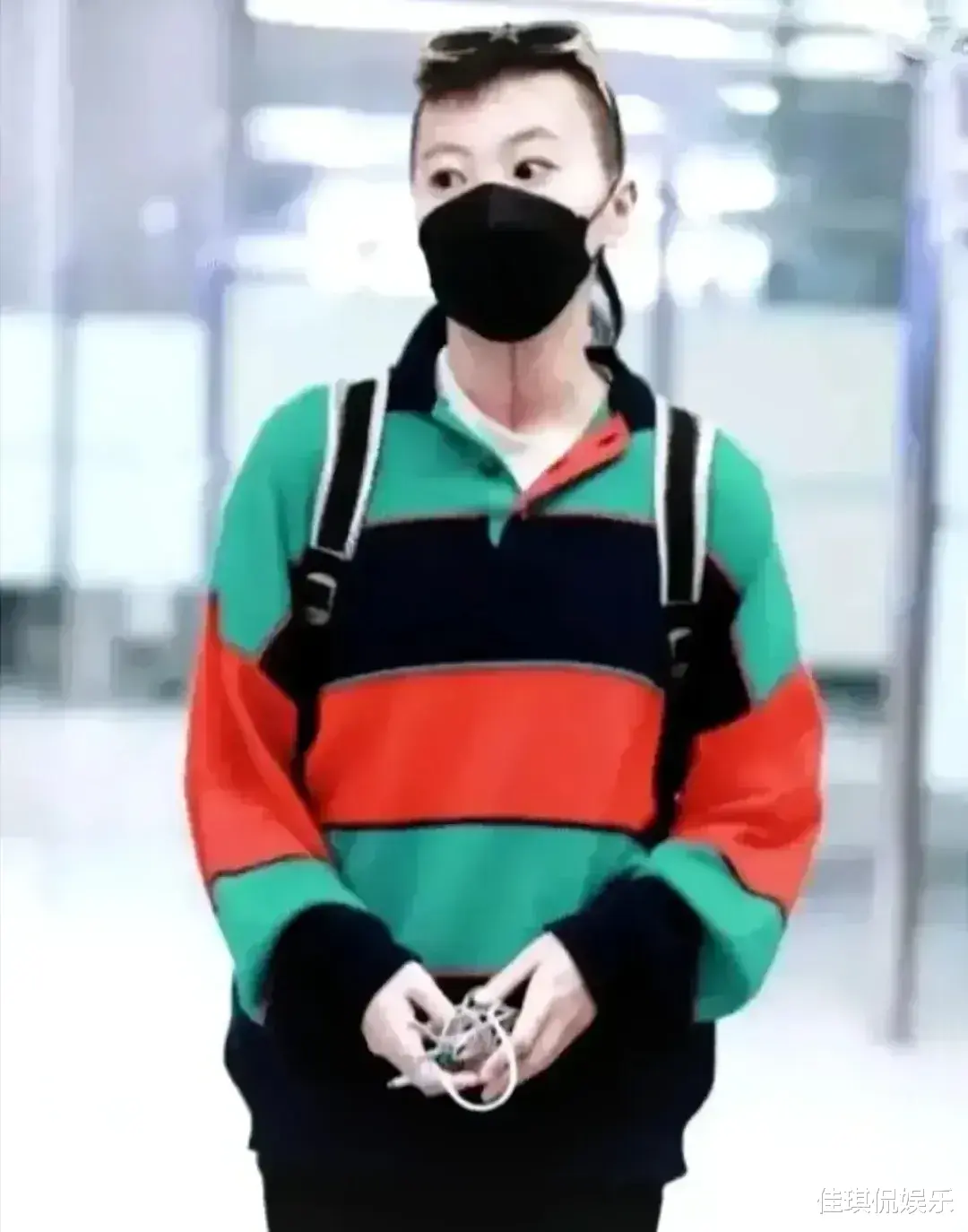 亮剑|王菲女儿窦靖童走上叛逆期,机场亮相为让网友大吃一惊,疯狂!