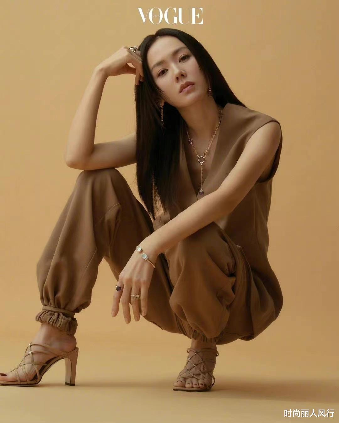 孙艺珍|孙艺珍玄彬婚纱照首曝光！孙艺珍连换两套婚纱，准新娘一脸灿笑