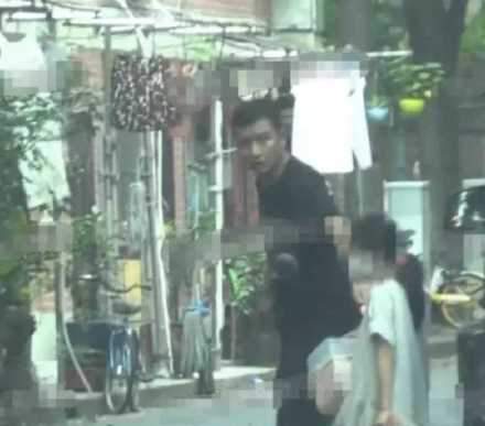 毁容|自作自受？37岁文章“毁容式”近照曝光，年轻不再面容憔悴