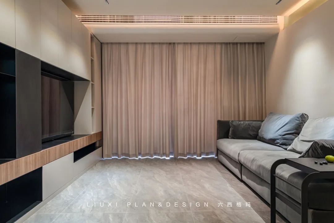 126平米现代风装修设计 无主灯+无踢脚线 90后个性家