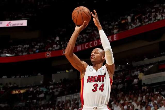 克里斯·保罗|克制各种欲望！盘点NBA最自律的十大球星：前三名实至名归！