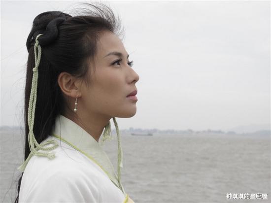 刘涛|刘涛斥300万做了一口牙齿，表面看起来很美，却自曝留下无尽隐患