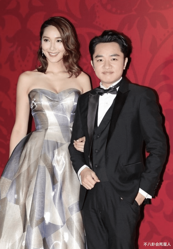 王祖蓝|有才有钱才是王道！4位矮个男星娶长腿美人，相差15厘米仍幸福