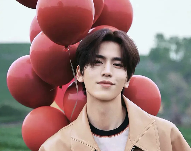 王一博|小八卦, 刘亦菲,秦霄贤哈妮克孜,王一博