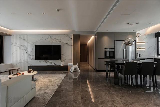 177㎡现代艺术宅,玻璃隔墙通透大气,电视墙的隐形门也很高级