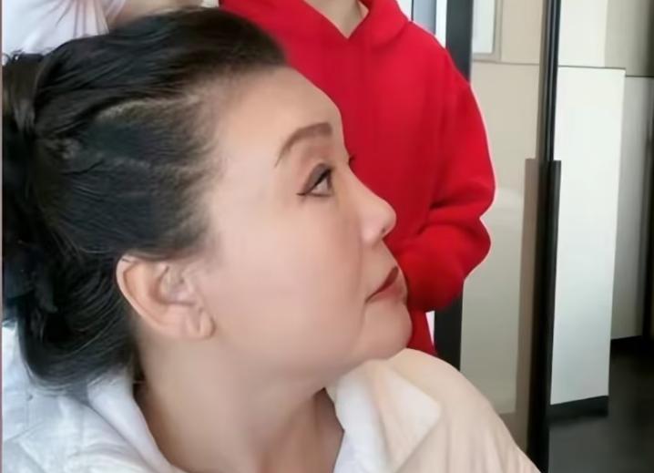 酒店服务不到位,张兰要砸宝格丽柜台?网友反击:你家东西更贵