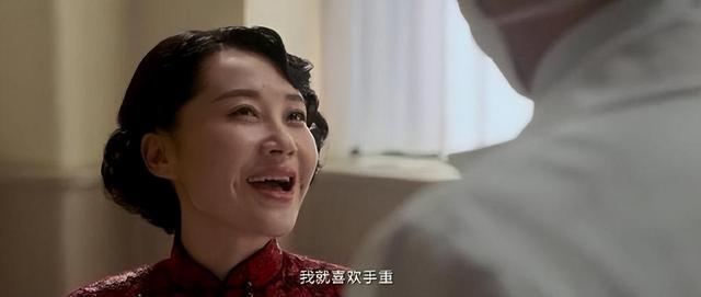 赵合德|风情万种不是袒胸露背！15位媚骨天成的女星“超有料”，撩人于无形