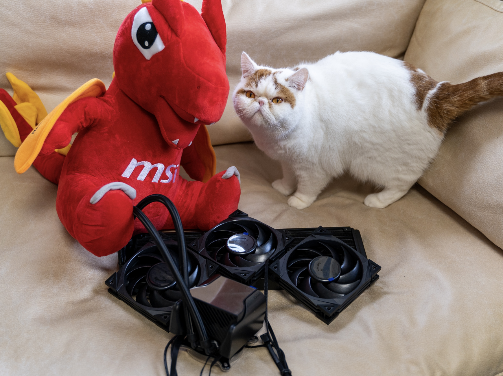 国美电器|本站首晒,莫得感情的冷酷杀手,微星战神S360水冷测评