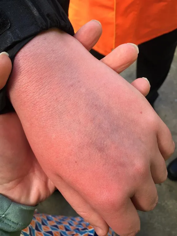 C罗|摊上事了！被C罗砸手机的球迷患有自闭症 C罗的好意被其母亲回绝
