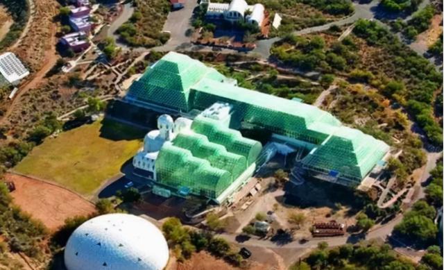 30年前,科学家将4名男女关进封闭空间,为移民外星球做实验