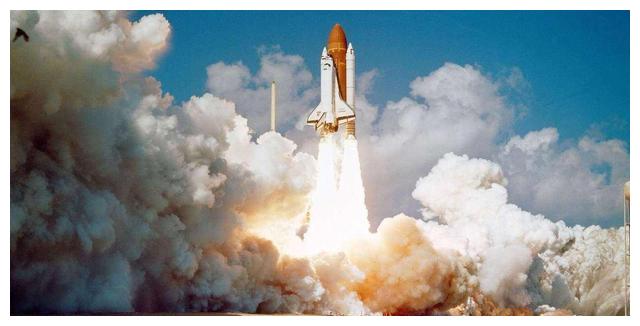 浪费?神十四造价3000万宇航服,用完就扔!却穿10万宇航服返回?