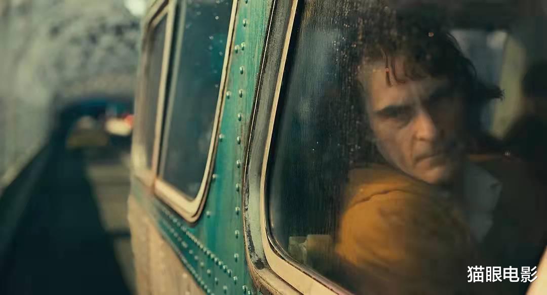 短发 小丑第2部将开拍!凤凰叔曾为演小丑暴瘦50斤,这次他又要减肥了